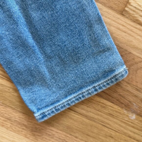 BDG Girl Friend High Rise Cropped Jeans - Light Wash - Picture 6 of 8